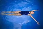 Many adults find floating difficult. Learn the proven techniques to float in water, improve body alignment, and overcome fear of sinking — even as a beginner.