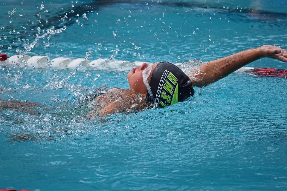 Backstroke Arms  A Beginners Guide to Two Different Techniques